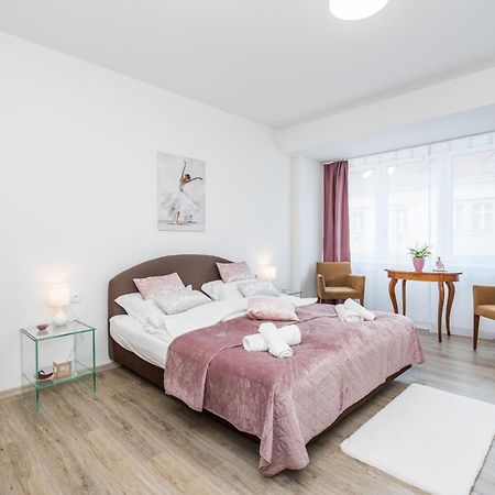 Apartamento Perla Hradce 302 Hradec Králové Exterior foto